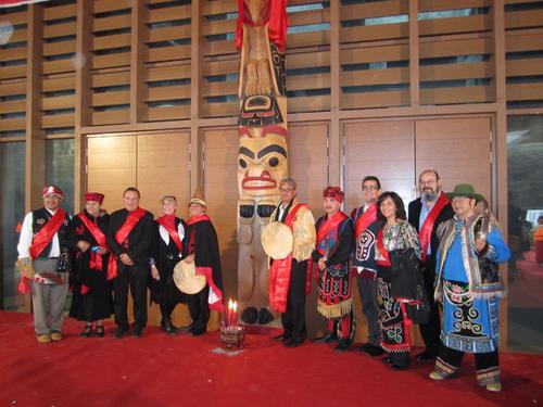 图腾柱代表我的心 加拿大原住民的中国情 中国侨网