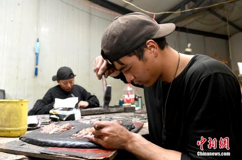 西藏雪堆白技工学校：传承古老手工艺