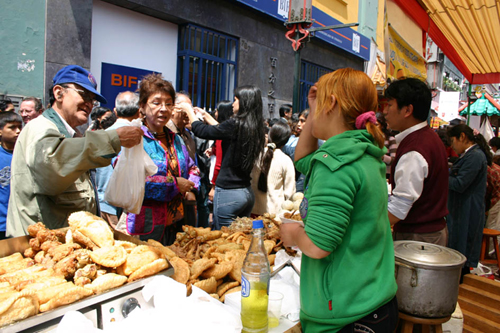 秘鲁华人唐人街举办活动庆祝抵秘156周年