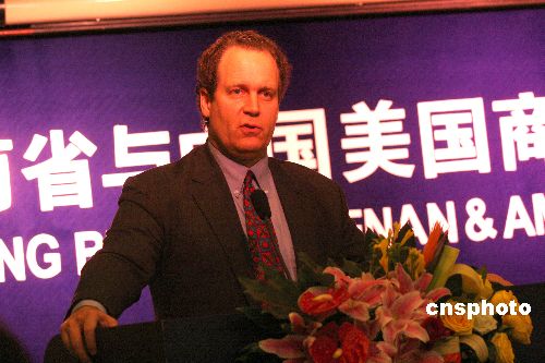 中国美国商会代表团考察河南