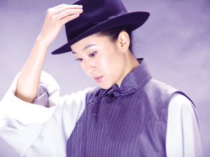 再现华裔移民奋斗史 苗圃演绎医生版"花木兰"