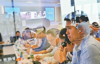 中国侨网参与第六届“海科杯”全球华侨华人创新创业大赛的选手。四川日报全媒体记者华小峰摄