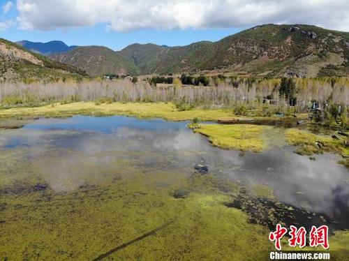 中国侨网泸沽湖秋景美如画。　张浪　摄