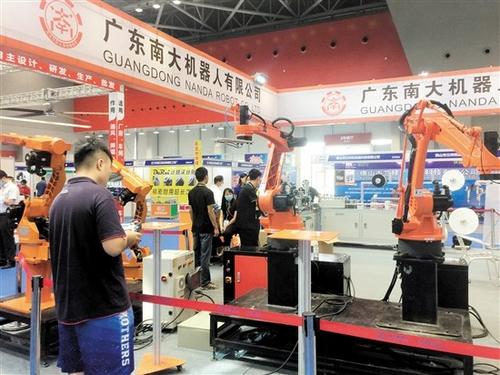 中国侨网工业机器人在各领域应用非常广泛。