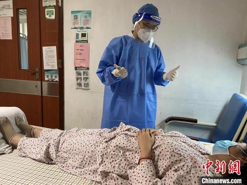 中国侨网粤医院成立防疫分队　伍晓丹　摄
