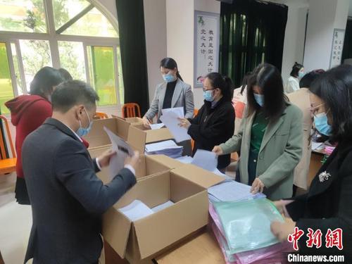 中国侨网莆田市教育局联合莆田市教师进修学院精心为高考生准备复习材料。 福建省莆田市教育局供图