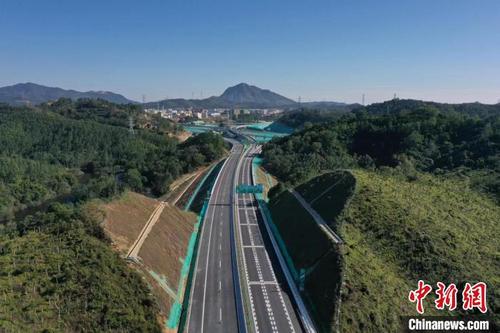粤东新高速公路潮州东联络线建成通车
