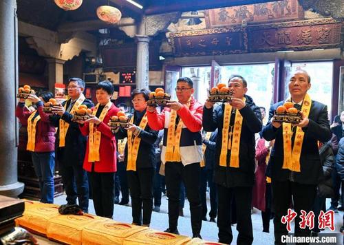中国侨网分灵仪式现场。 周建国供图