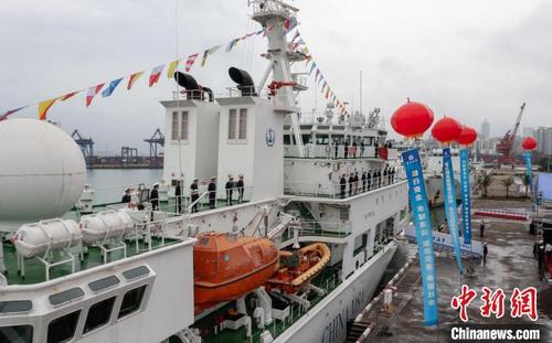 中国侨网3月29日，交通运输部海事局大型巡航救助船“海巡03”轮在海口正式列编海南海事局。　石俊供图