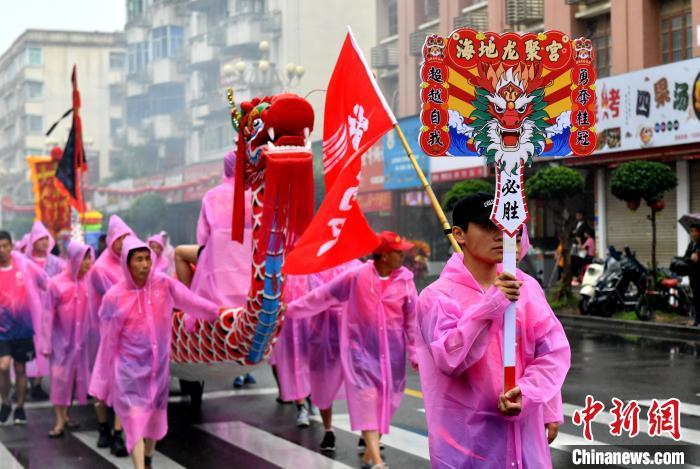 千年民俗"爬龙船"福建莆田启动