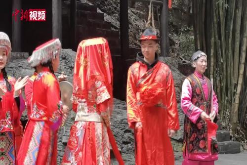 体验土家婚嫁习俗“哭嫁”