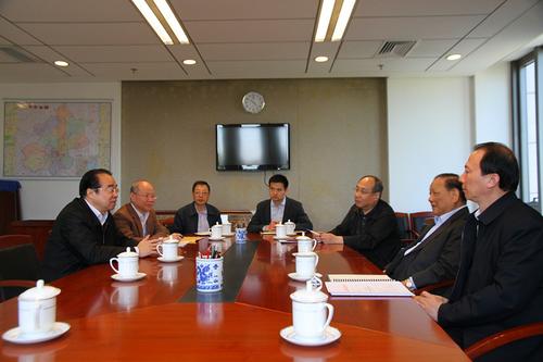 委员白志健,全国人大常委会委员,华侨委员会驻会副主任董中原出席会见
