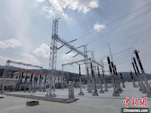 中国侨网图为中老铁路中国段首座10千伏配电所。　邹晓峰　摄