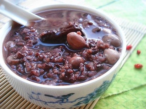 黑芝麻红枣粥(资料图:意大利《欧联网》)