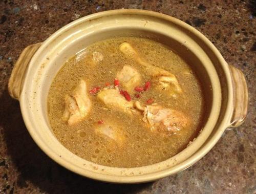 教你做鸡年应景美食 黄酒炖鸡吃出营养和美味