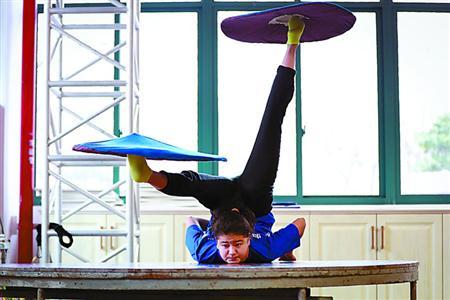 上海马戏学校杂技节目获国际大赛金奖图