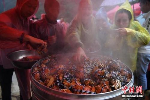 中国侨网资料图片：大闸蟹。陈超 摄