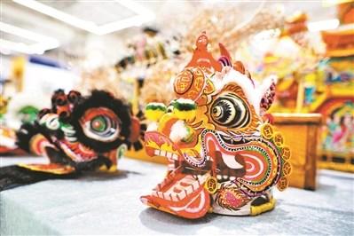 中国侨网狮头扎制是一门极富美感的手工艺。