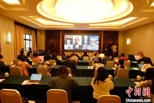 中国侨网线上线下研讨会现场 鹭江出版社供图