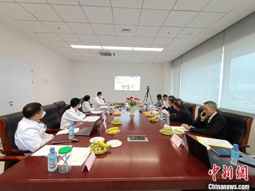 中国侨网徐峰就通过中医门诊将中医深度融入柬医疗系统进行分享 中国援柬埔寨中医抗疫医疗队提供